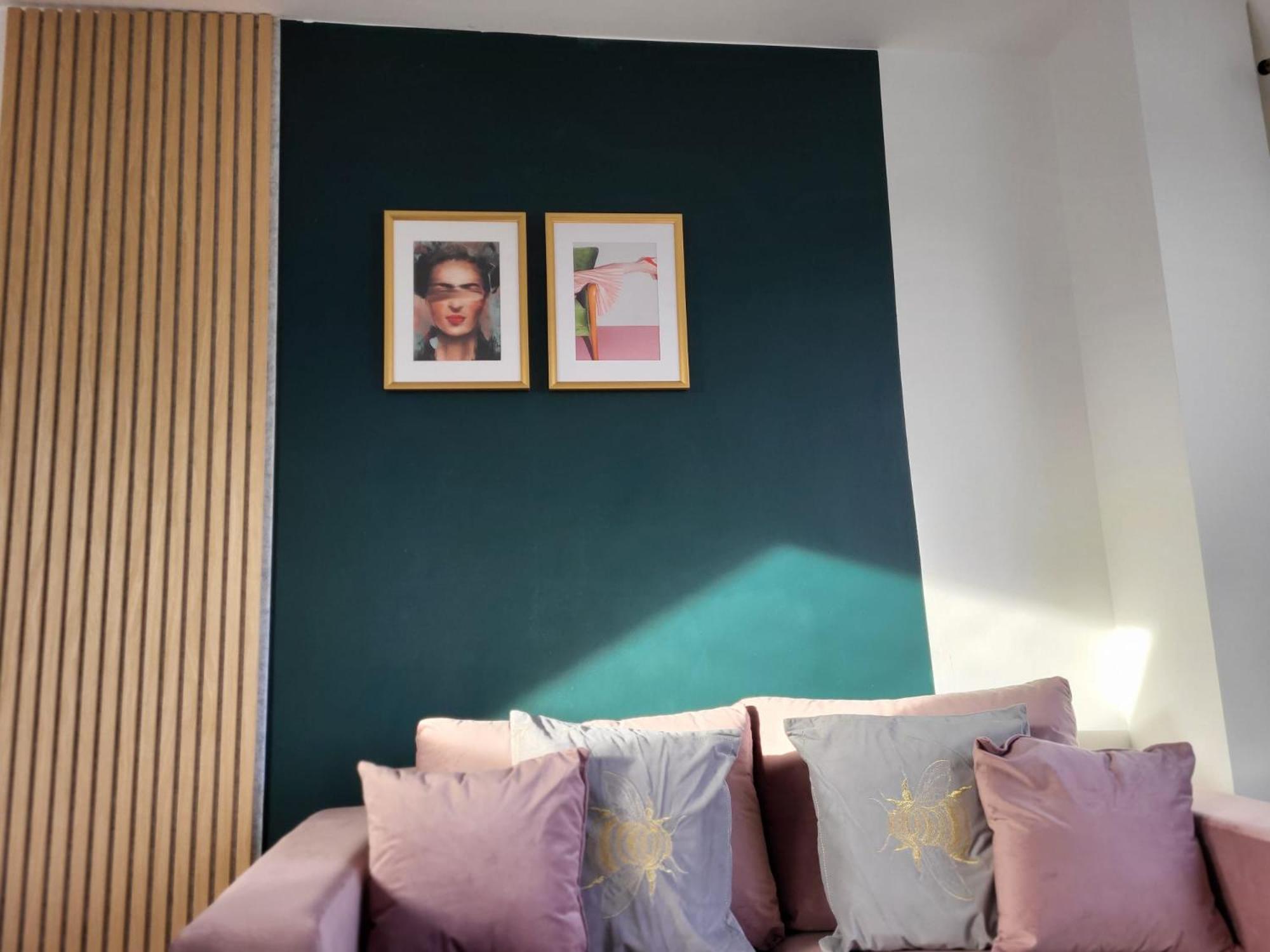 Apartamento 20 Mins To London, Stylish Sky Views 2 Bed Londres